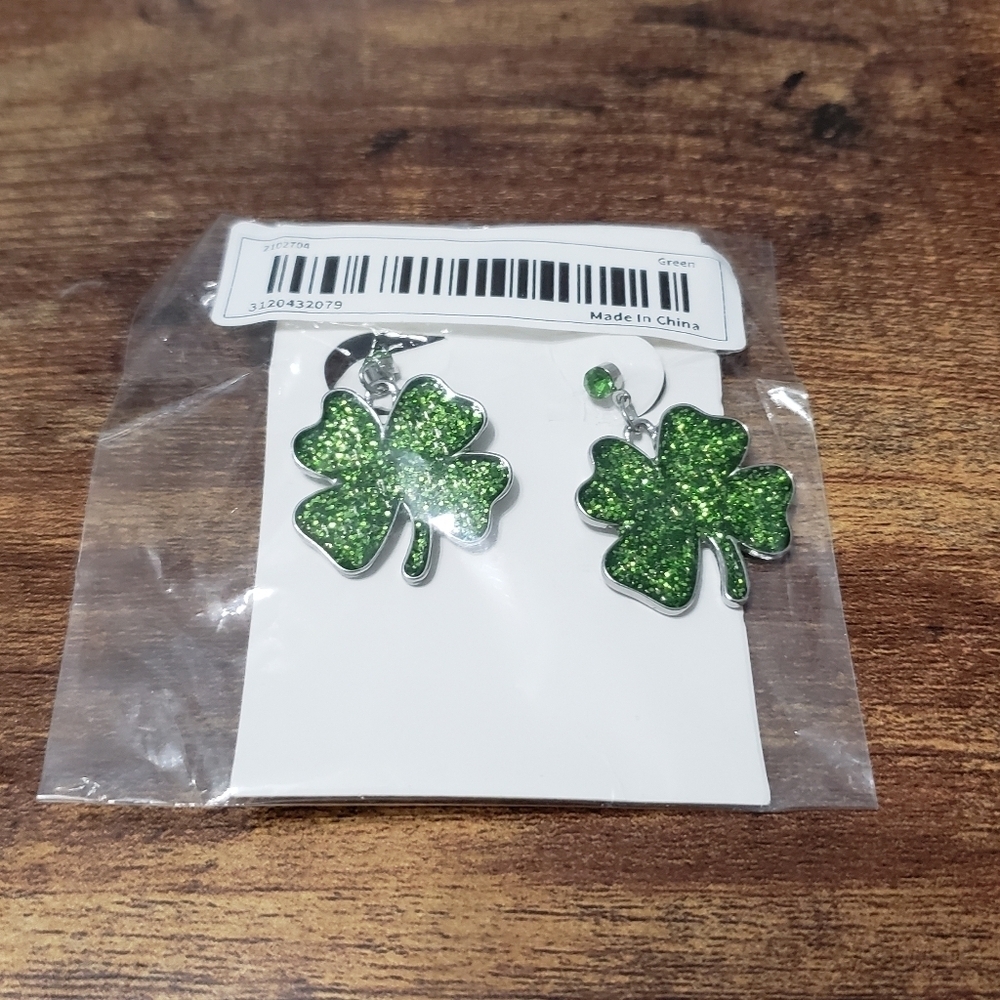 New four leaf clover green sparkle dangling earrings